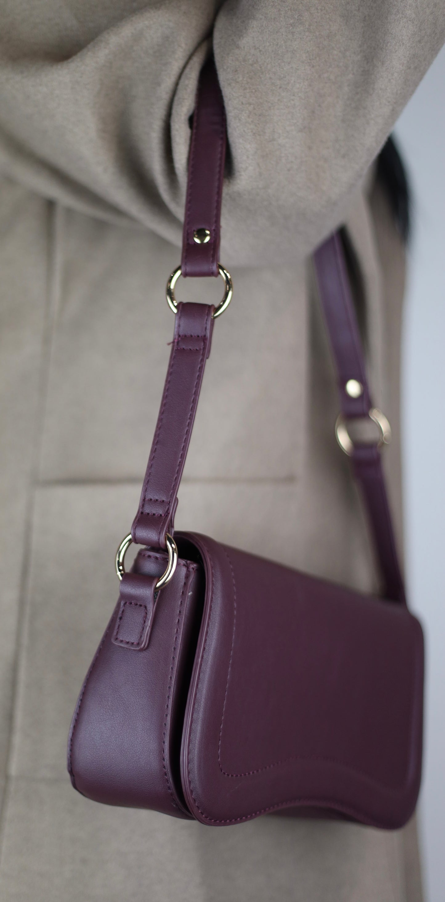 Michelle Smooth Curved Shoulder Bag