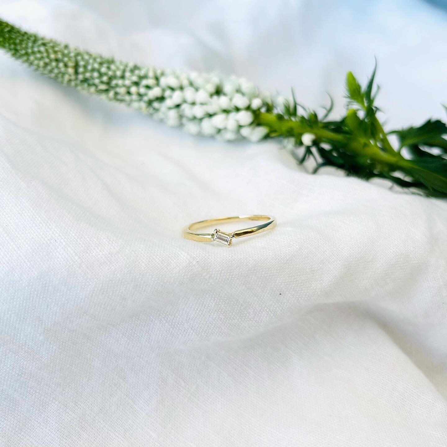 Single Baguette Diamond Ring