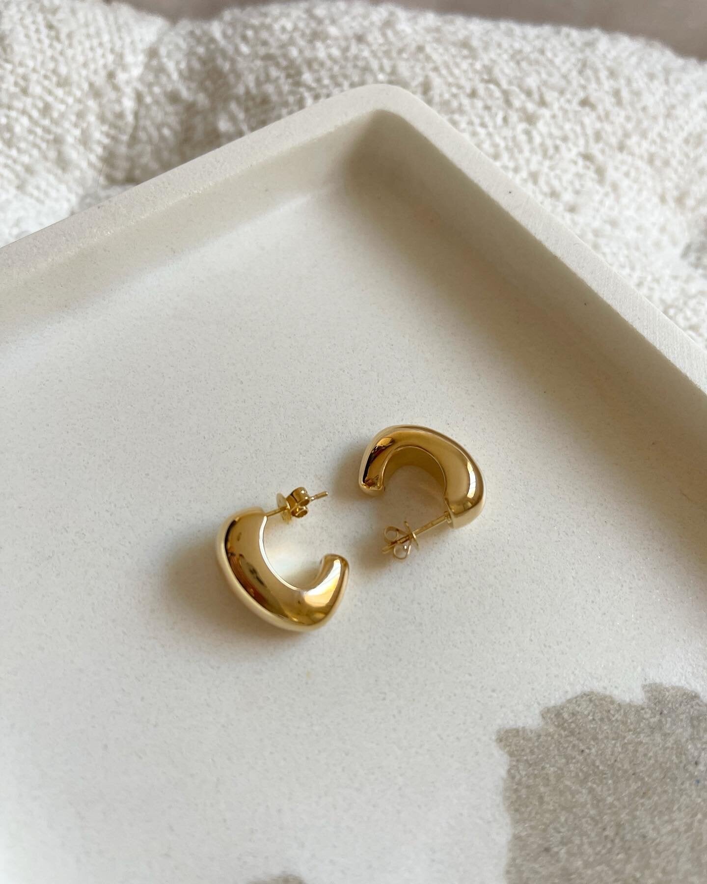 Bold Moves Thick Dome Hoops