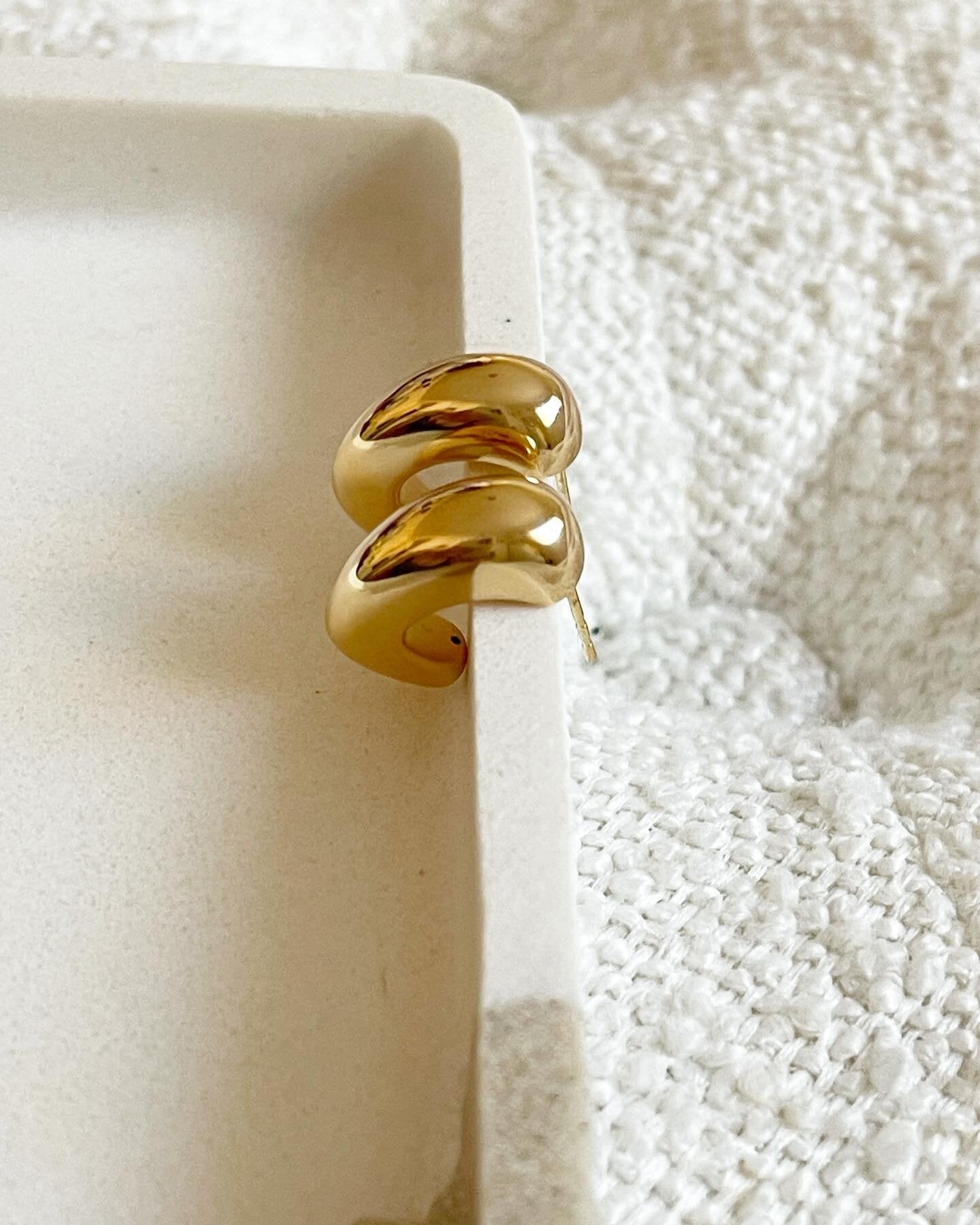 Bold Moves Thick Dome Hoops