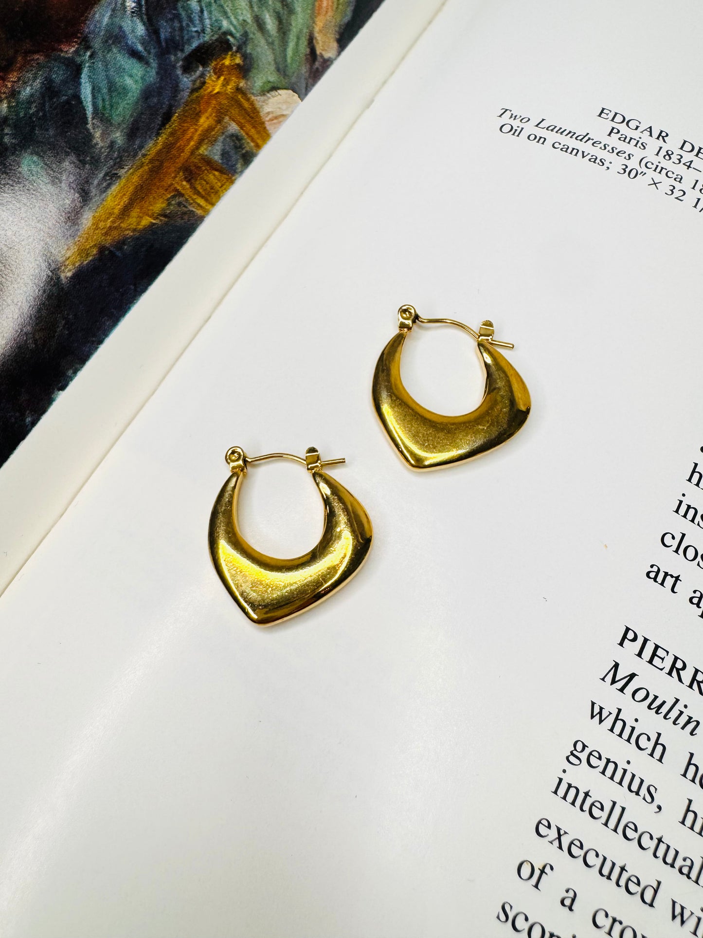 Modern Edge Curved Hoops