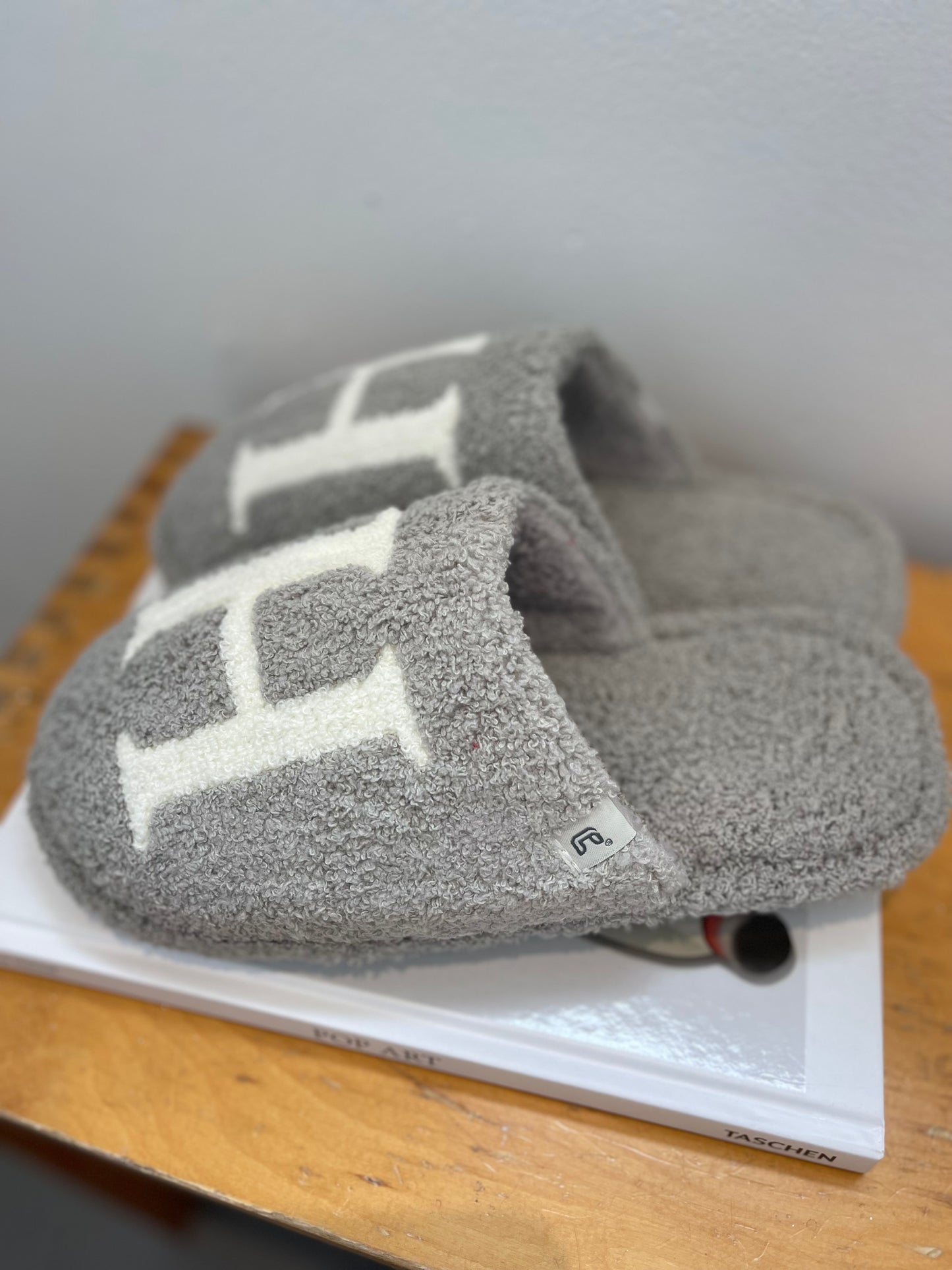 H Comfy Slippers