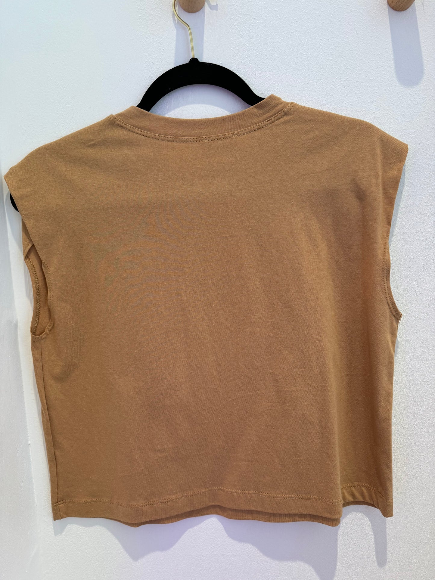 If she Loves Basic Muscle Tee