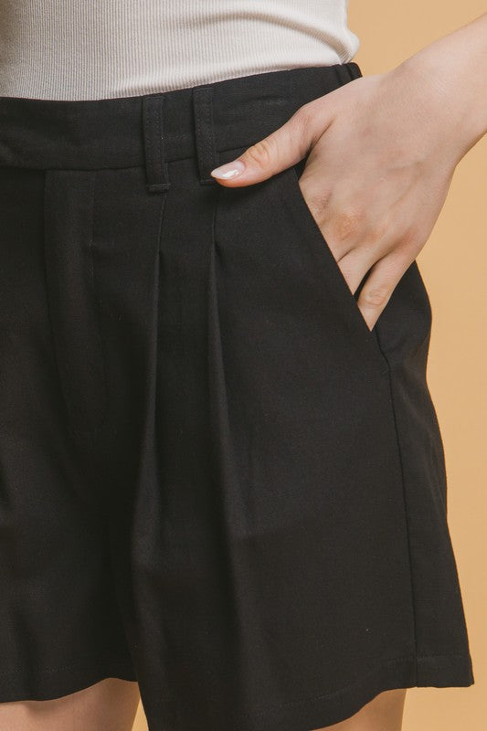 Loose Fit Pleated Shorts