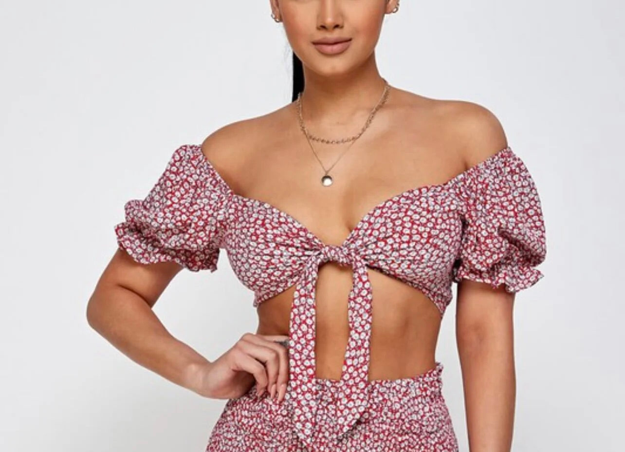 Mil Flores Para Mi Crop Top