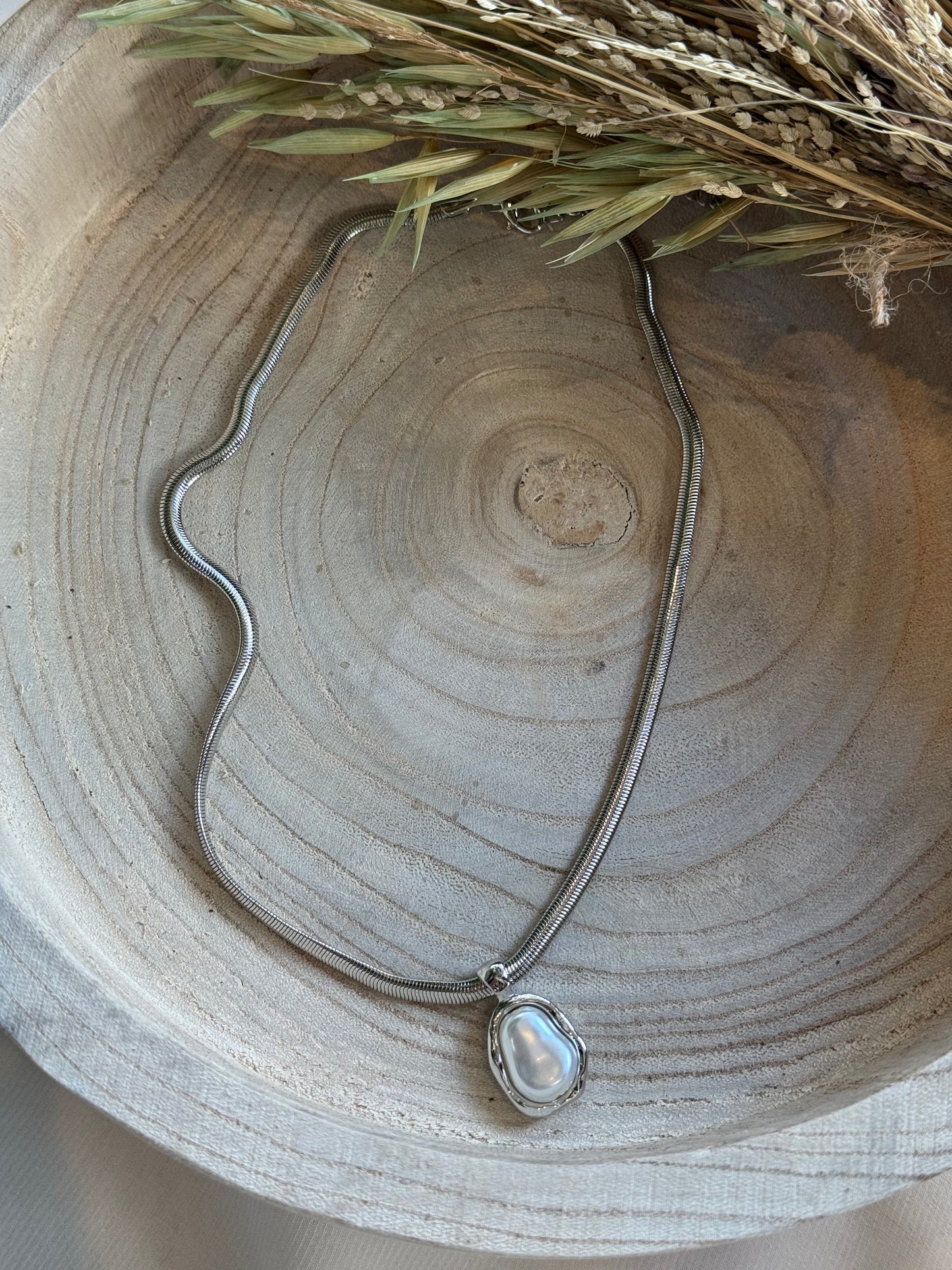 Snake Chain Necklace Baroque Pearl-Style Pendant