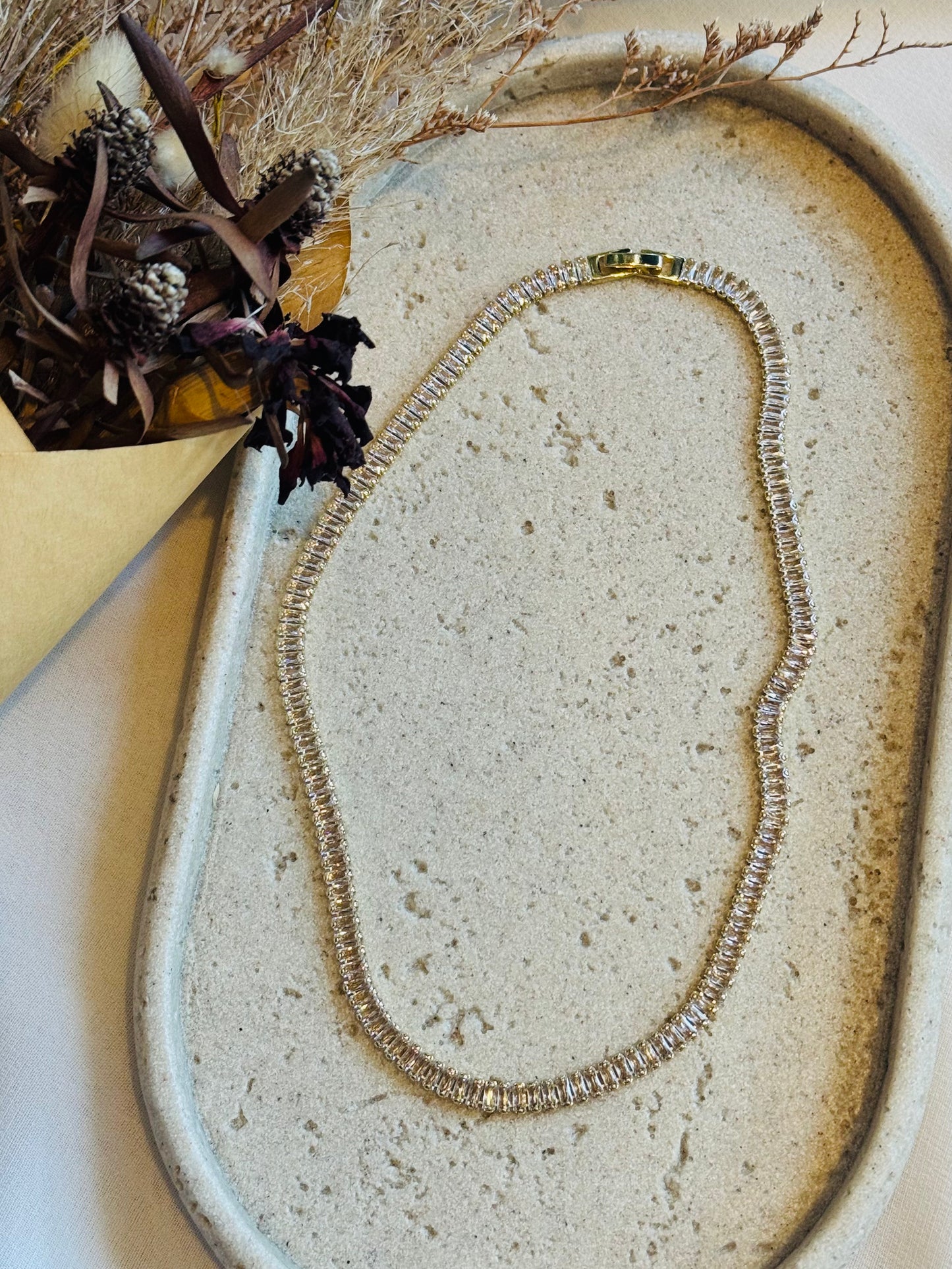 Elegant Rhinestone Necklace