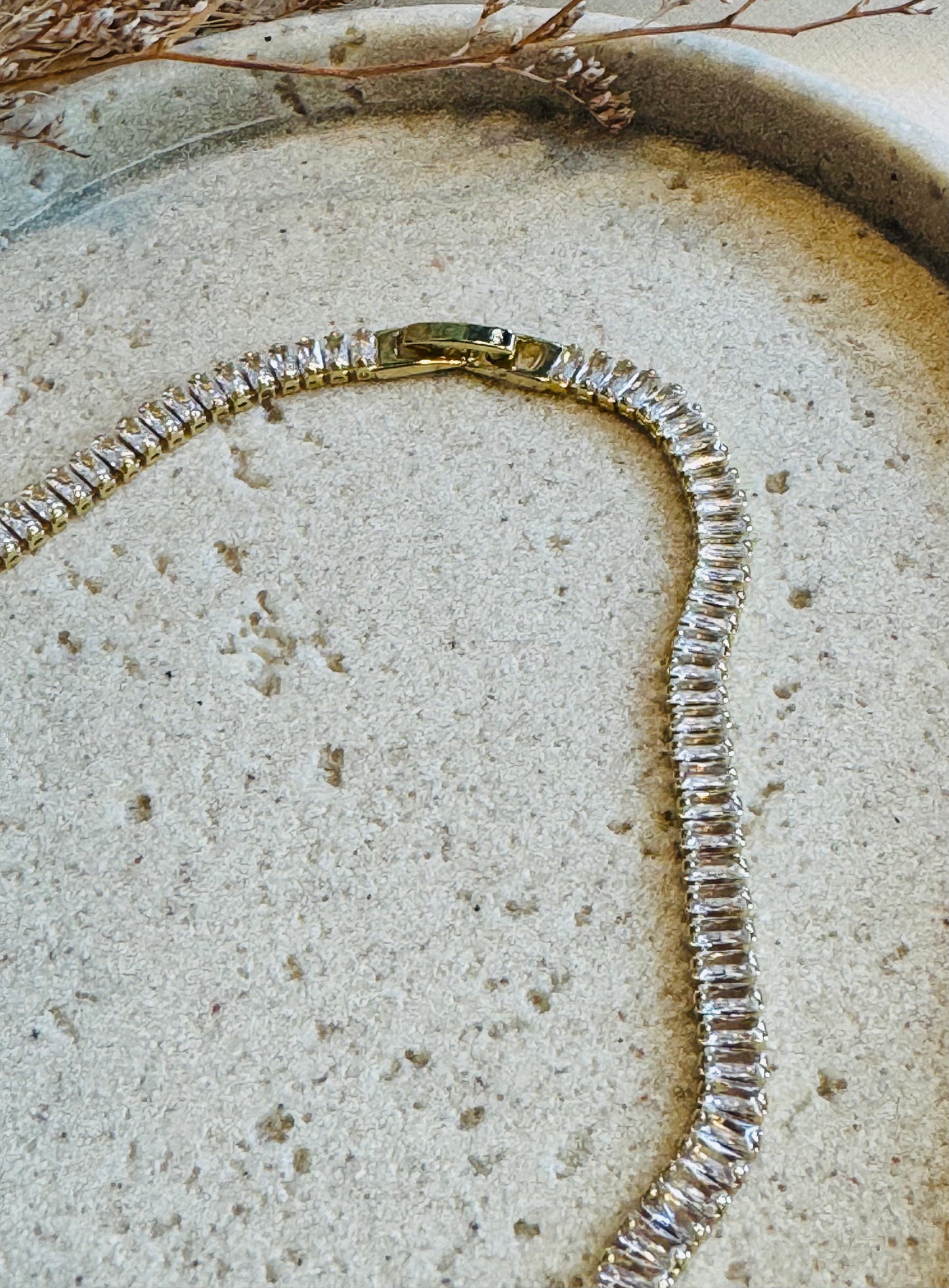 Elegant Rhinestone Necklace