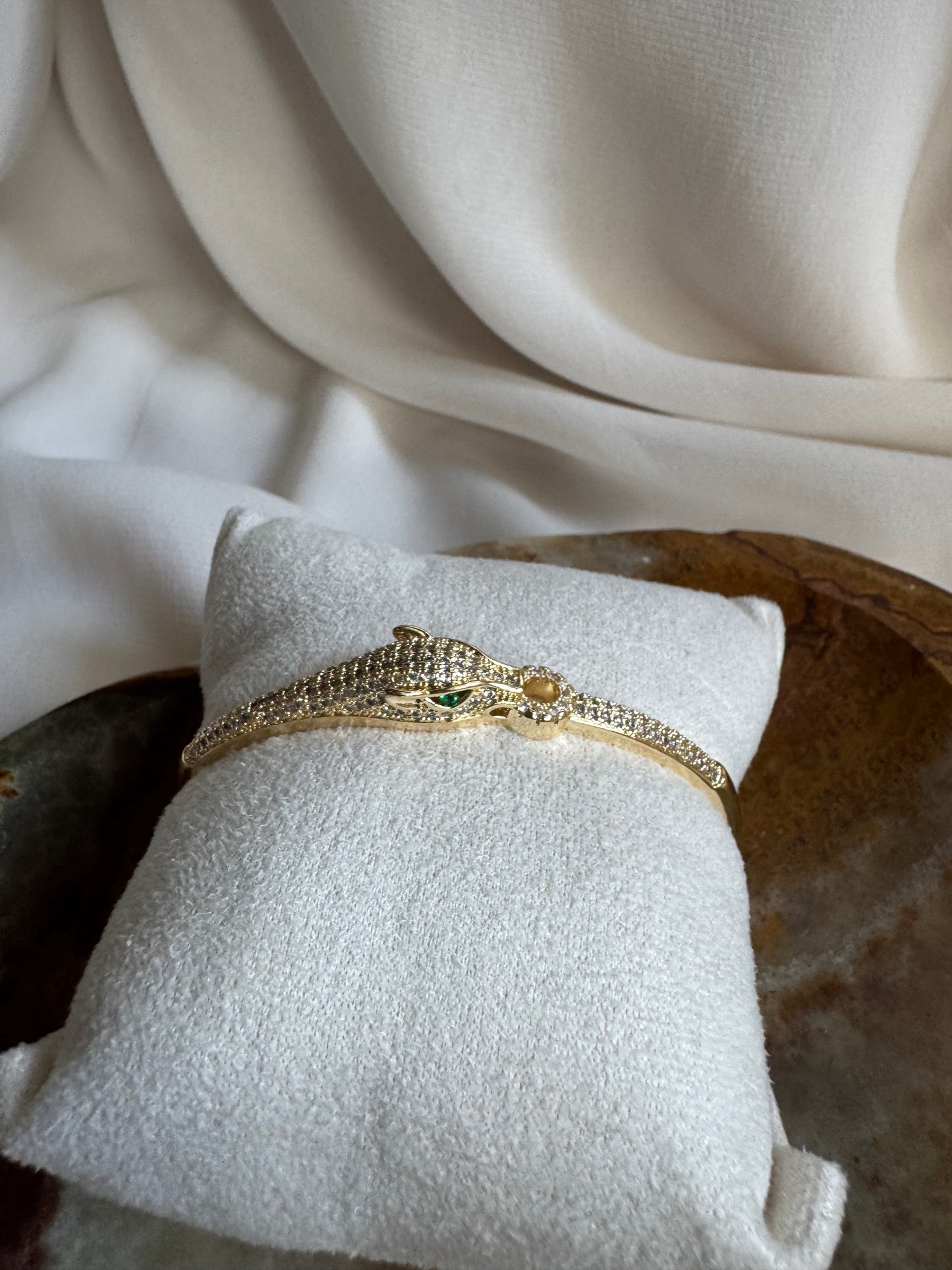 Brilliant Panthere Cuff Bracelet