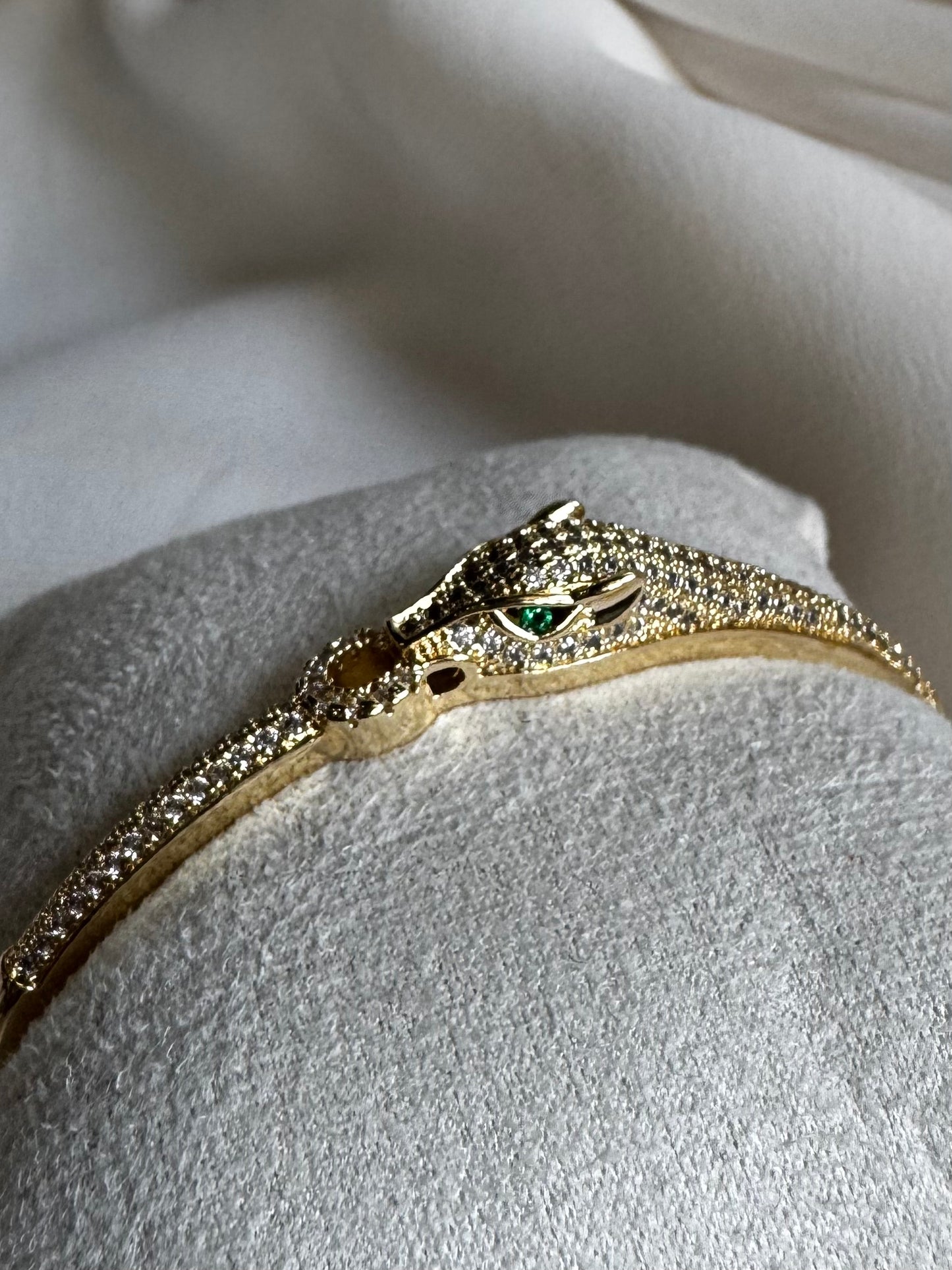 Brilliant Panthere Cuff Bracelet