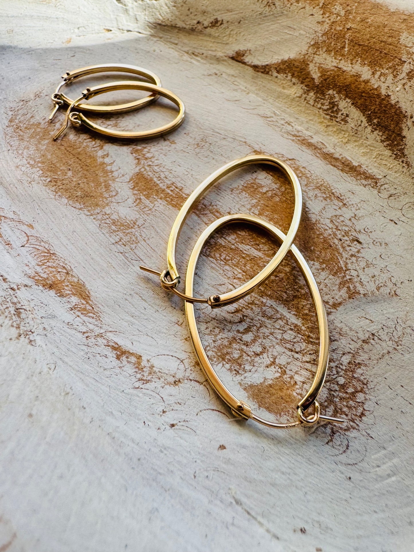 Anamar Oval Hoops