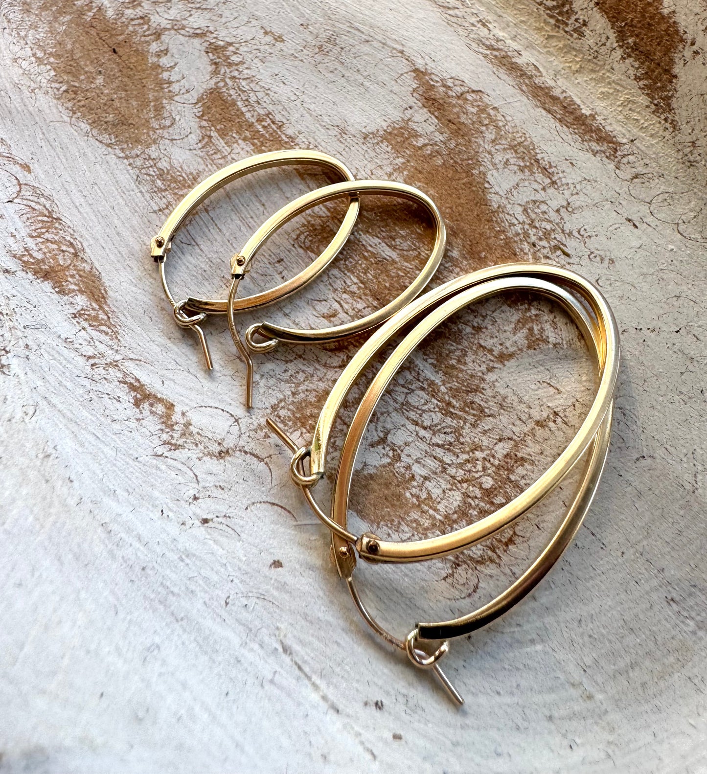 Anamar Oval Hoops