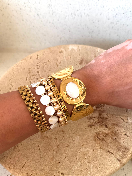 Luminous Pearl Oval Cuff