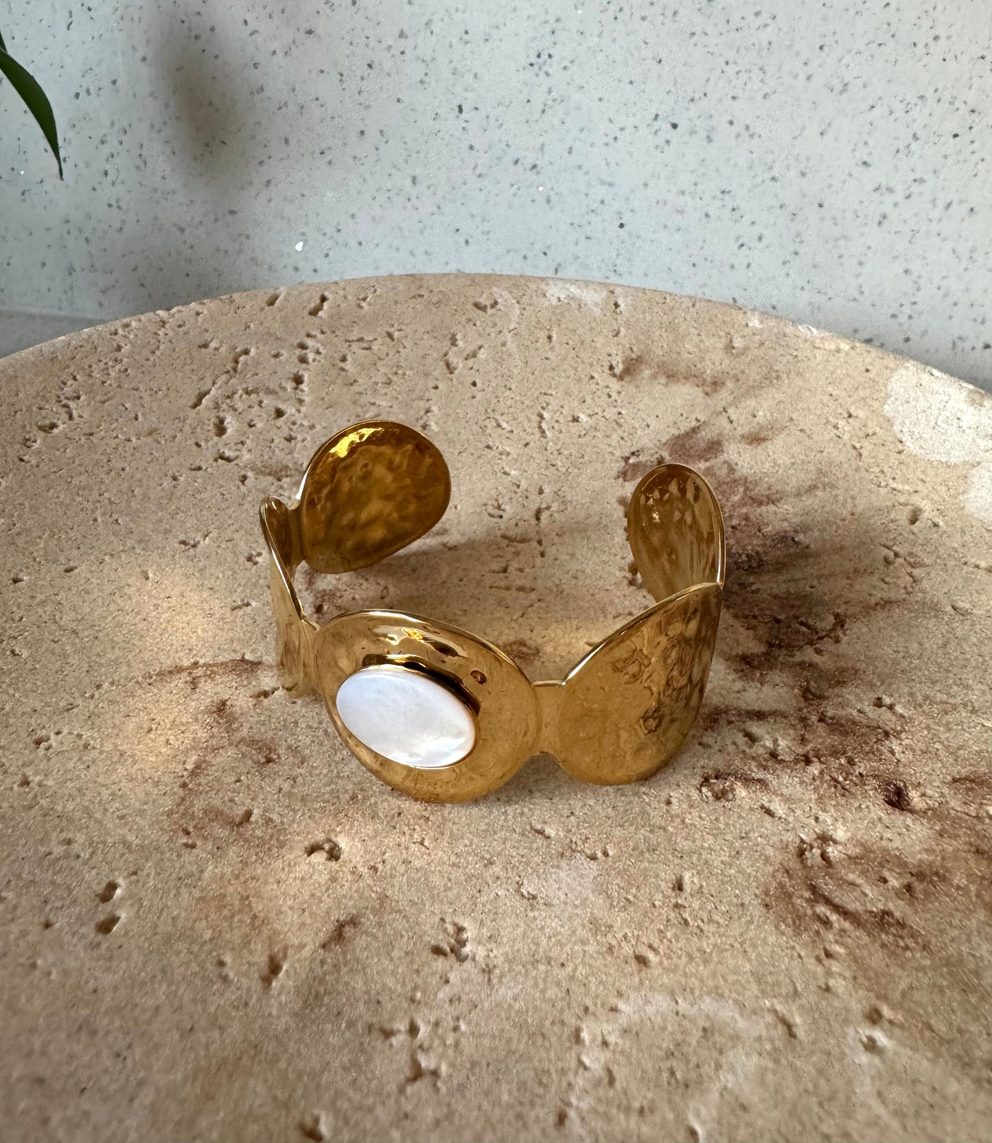 Luminous Pearl Oval Cuff