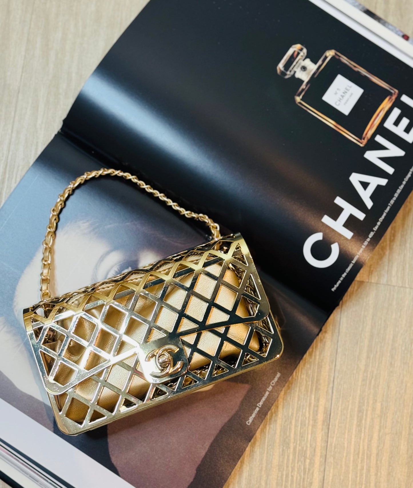 Metal Square Chain Crossbody Bag