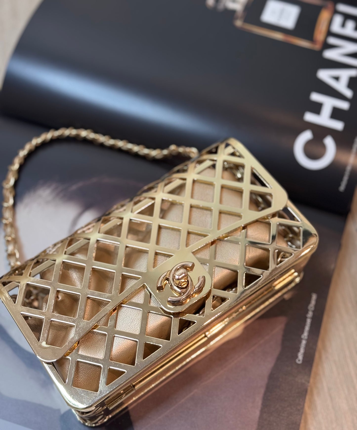 Metal Square Chain Crossbody Bag