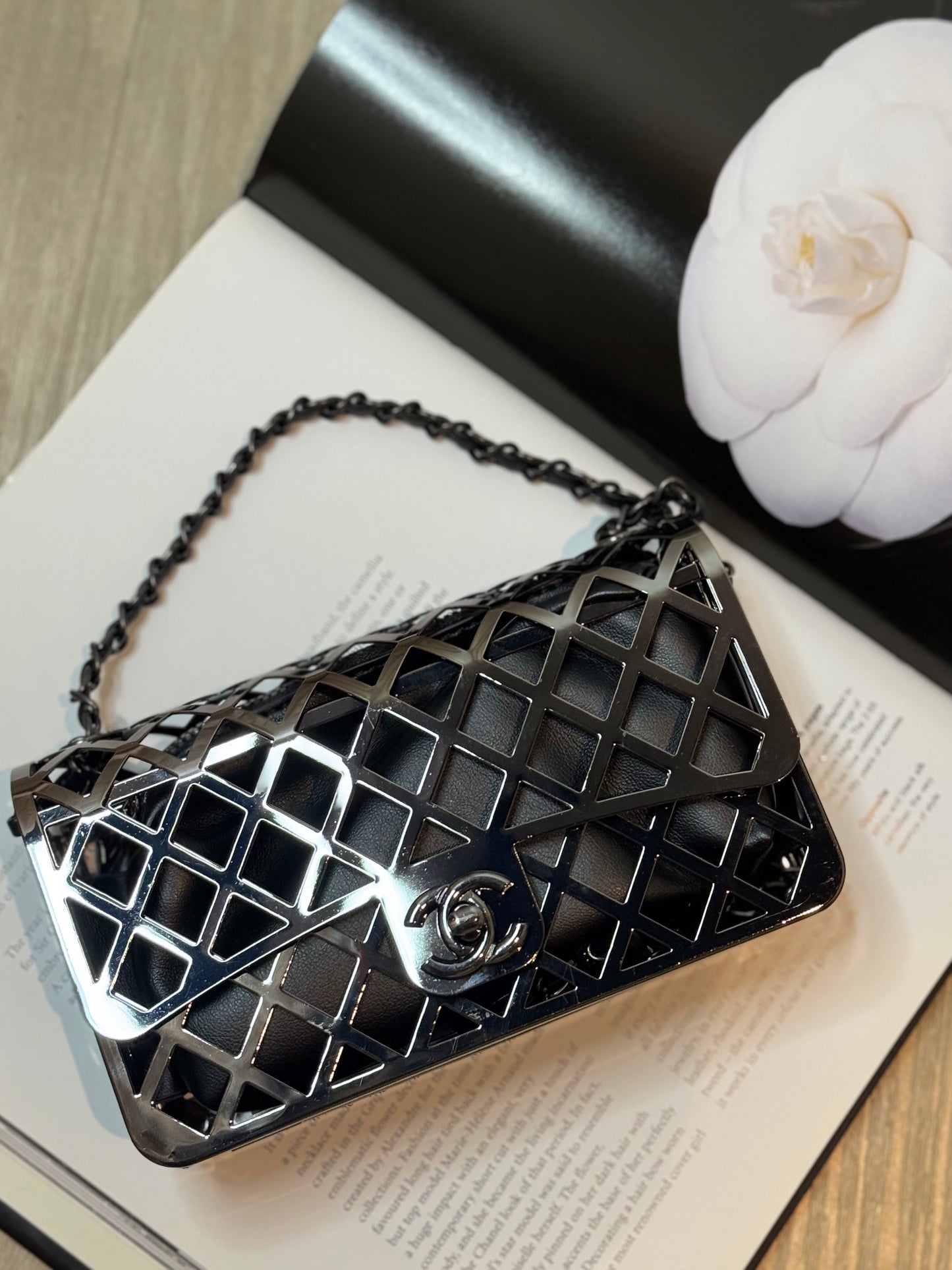 Metal Square Chain Crossbody Bag