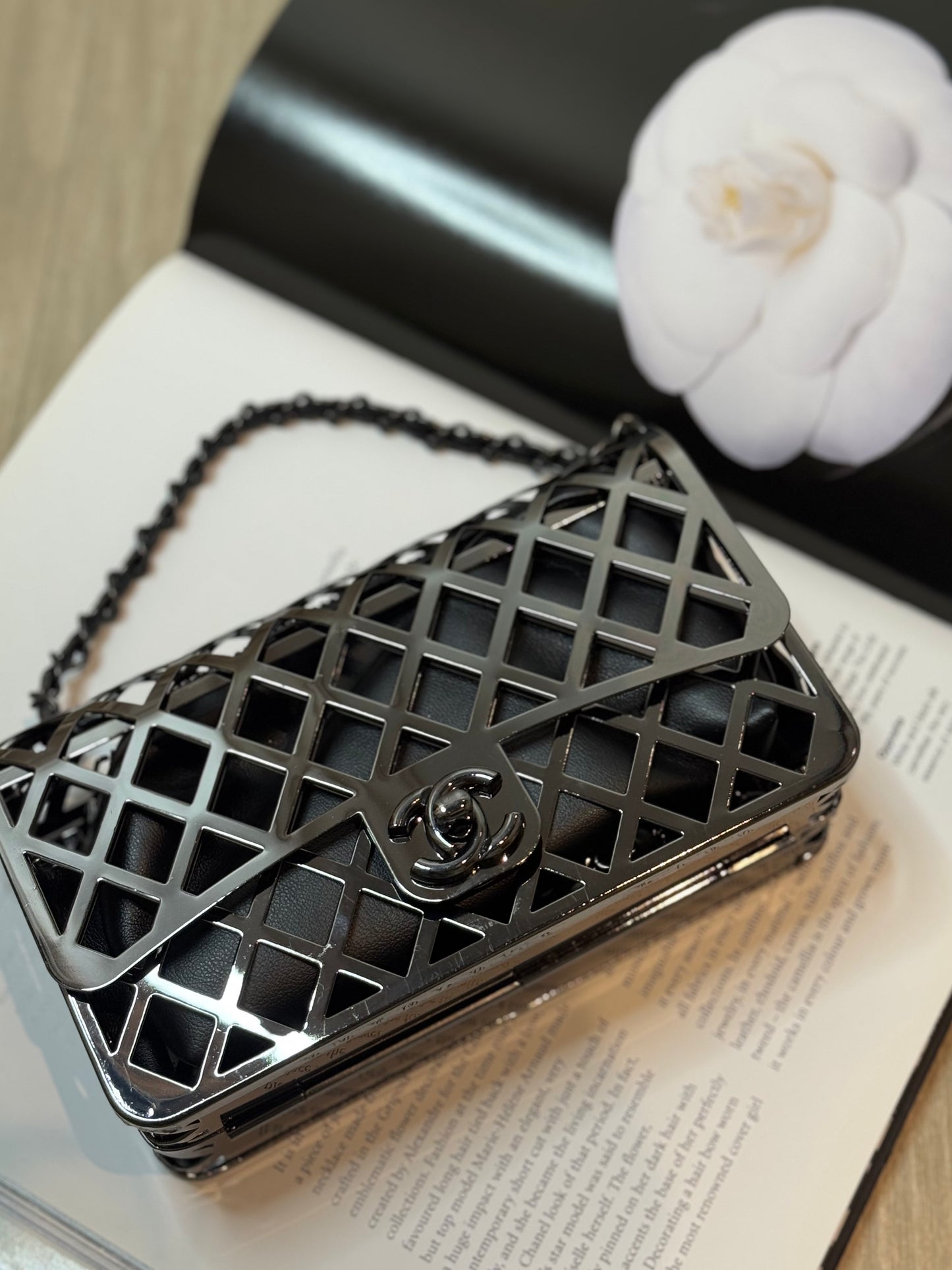 Metal Square Chain Crossbody Bag