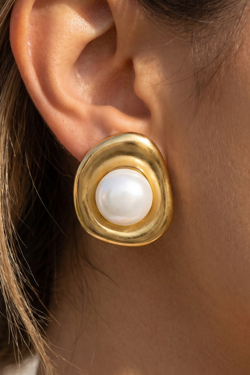 Golden Pearl Frame Studs